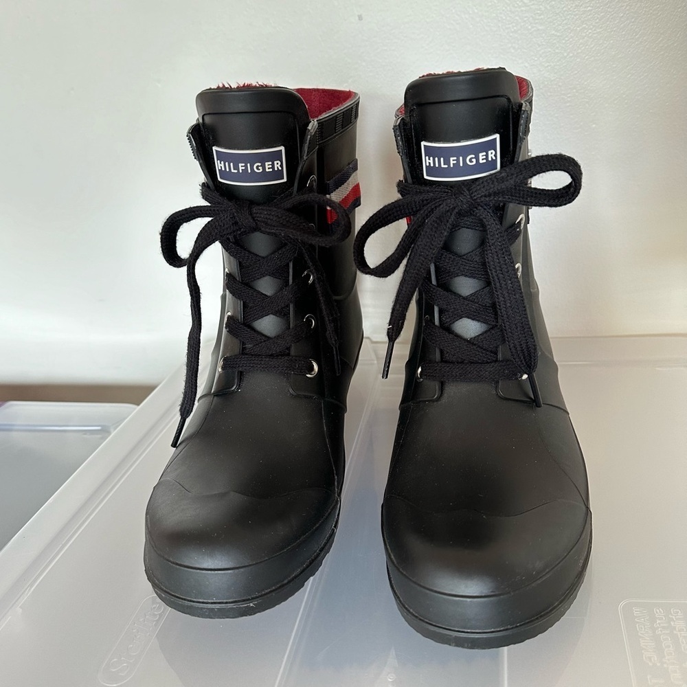 Tommy Hilfiger Ankle High Lace Up Rain Boots Size 9 - Picture 5 of 14